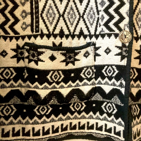 Jane Ashley Jacket in Aztec Design - Size L - Picture 5 of 8